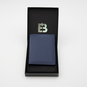 <tc>Passport Holder</tc>