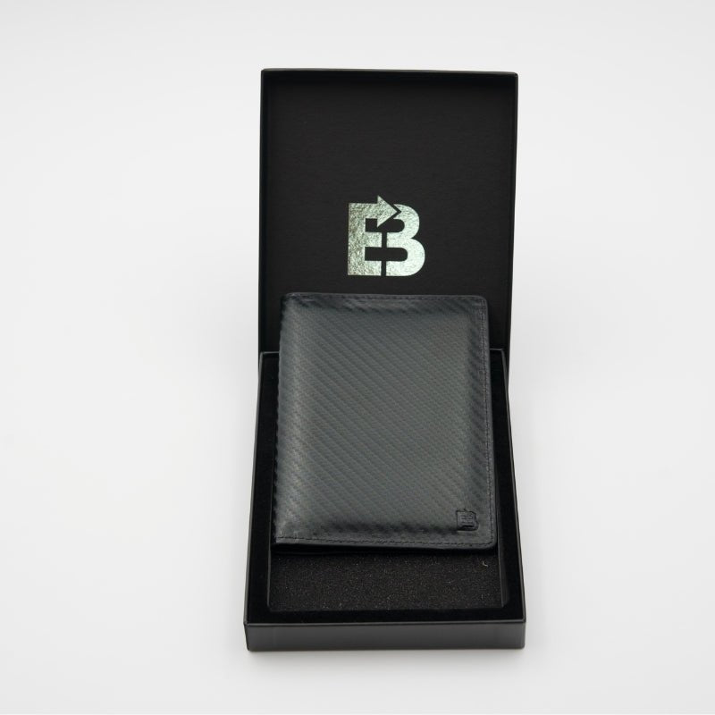 <tc>Passport Holder</tc>